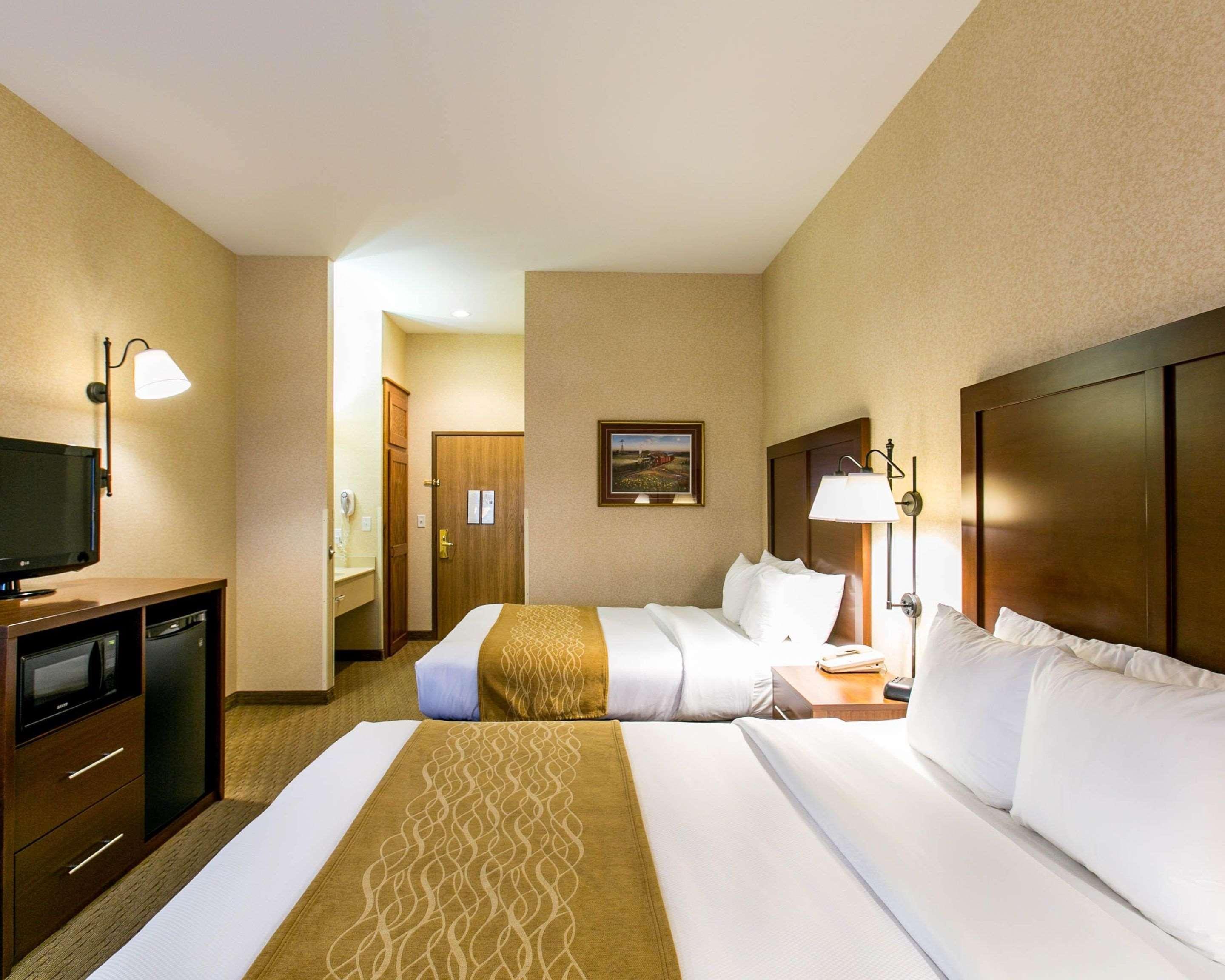 Comfort Inn Warrensburg Station Exterior foto