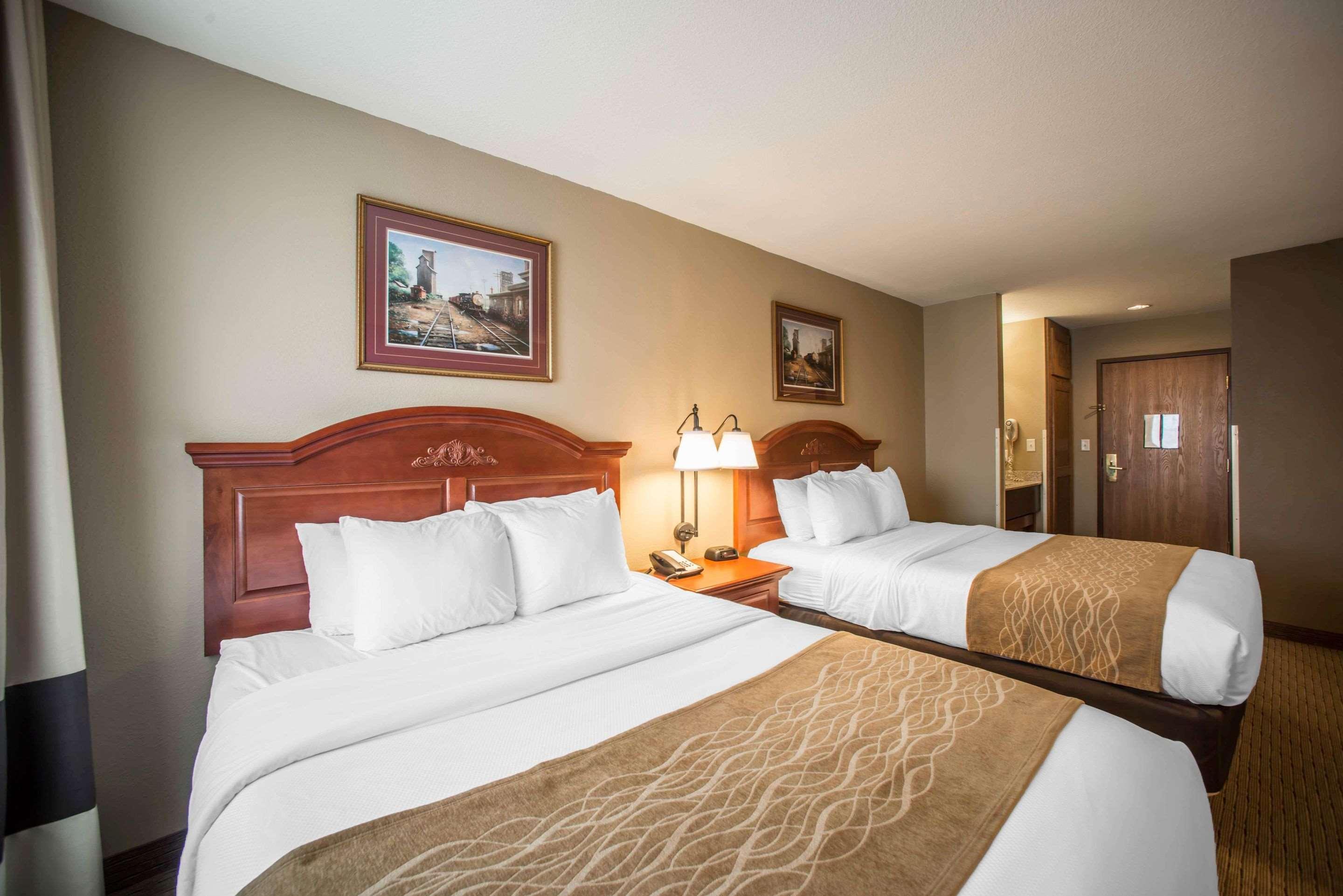 Comfort Inn Warrensburg Station Exterior foto