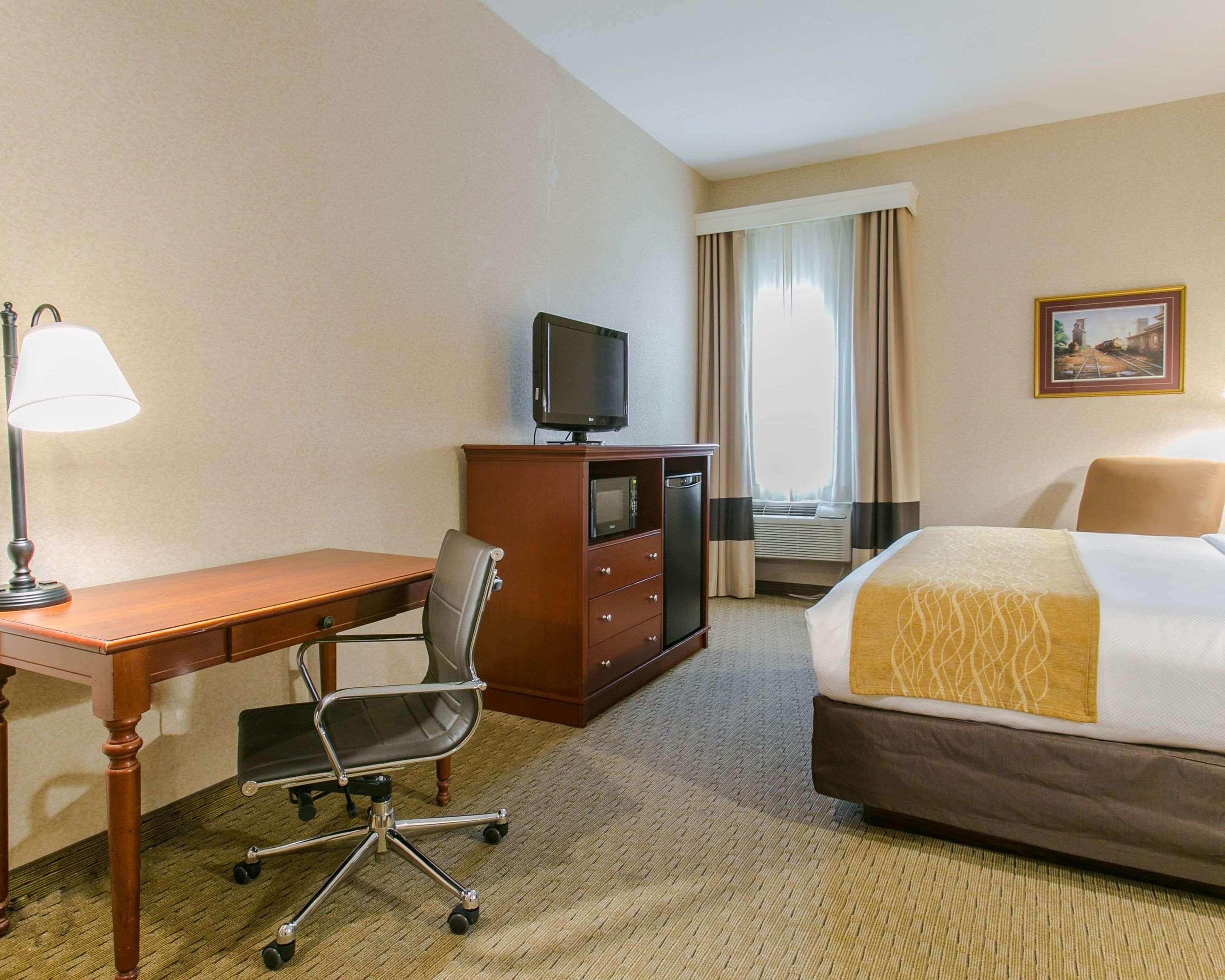 Comfort Inn Warrensburg Station Exterior foto