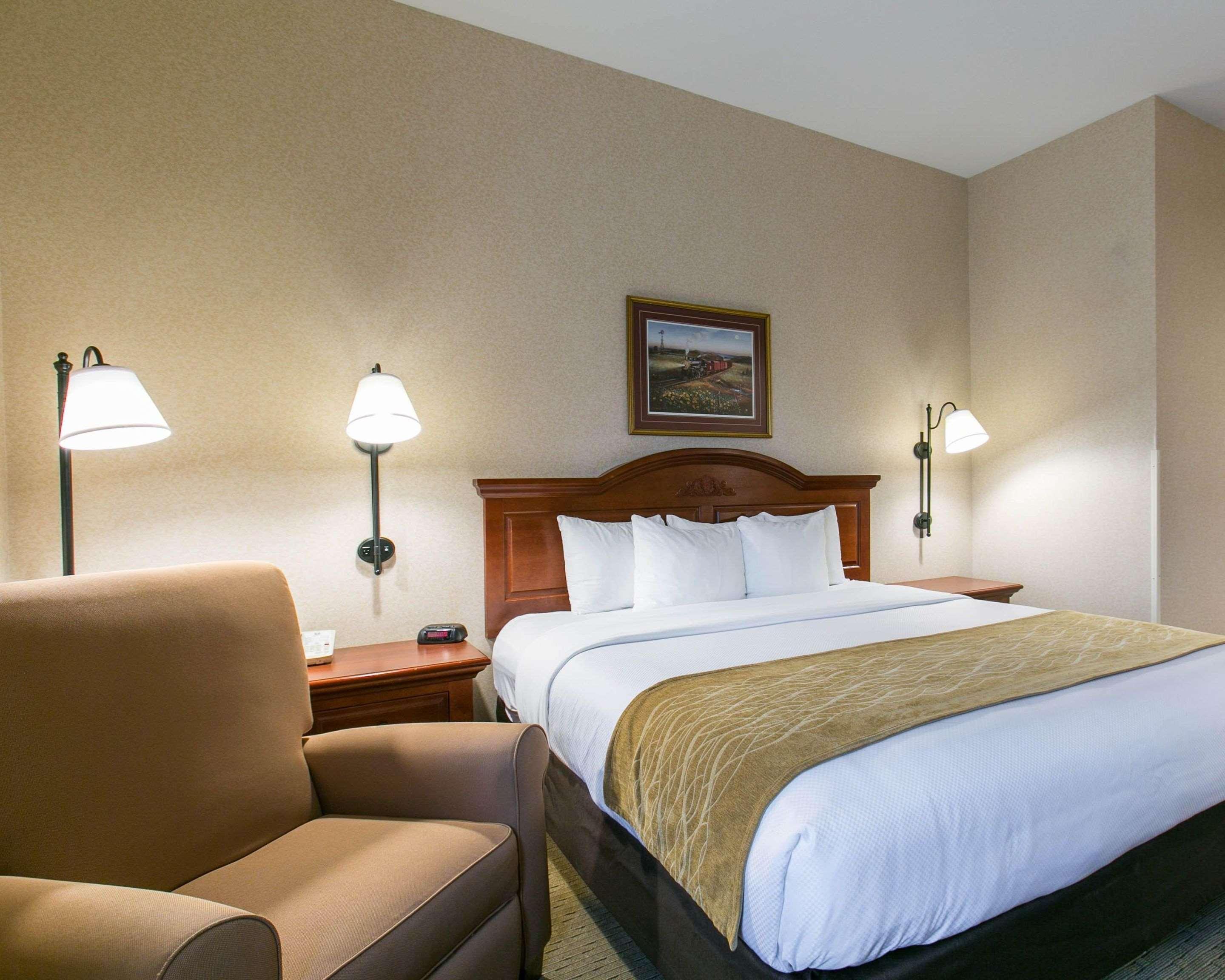 Comfort Inn Warrensburg Station Exterior foto