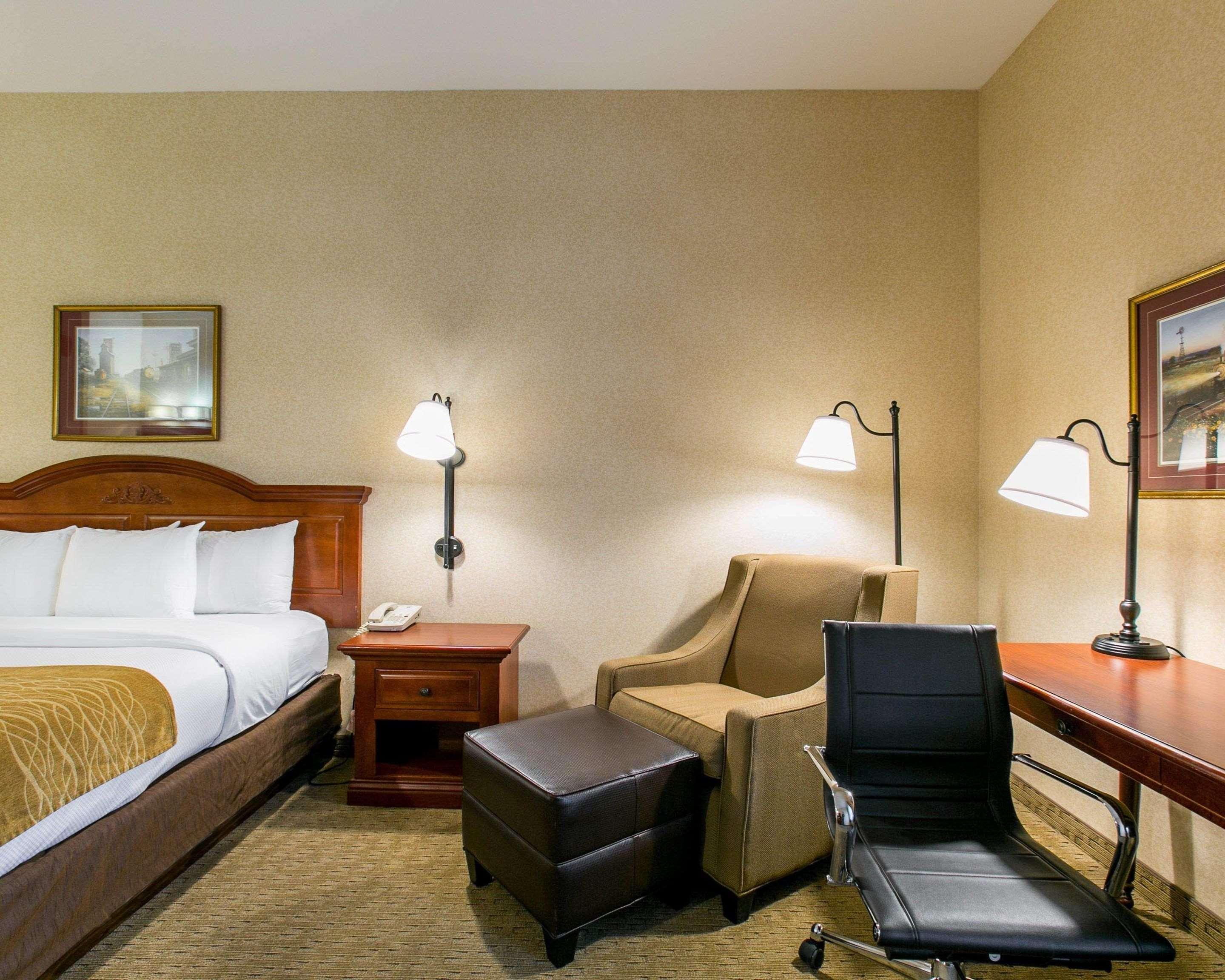 Comfort Inn Warrensburg Station Exterior foto