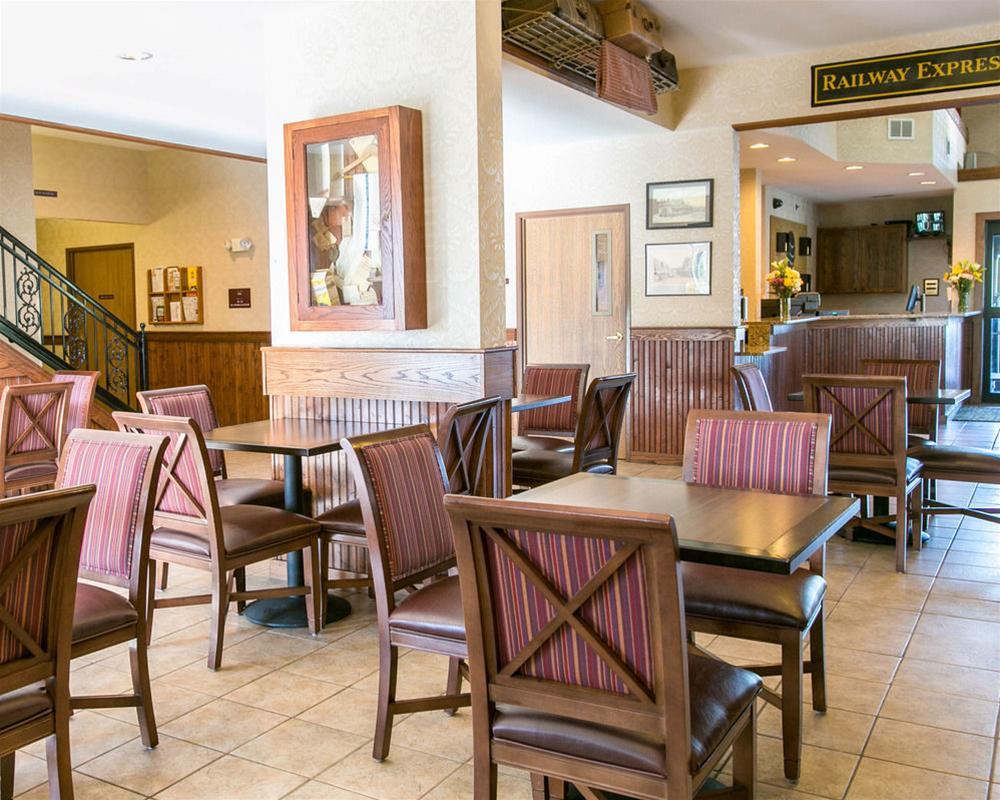 Comfort Inn Warrensburg Station Exterior foto