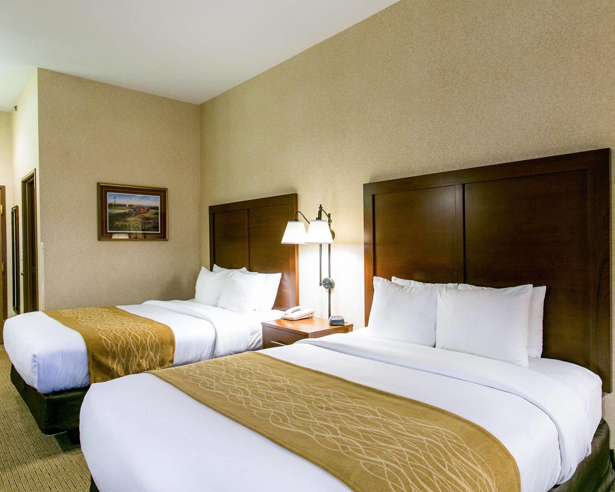 Comfort Inn Warrensburg Station Exterior foto